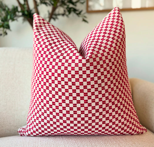 HOLLY PILLOW